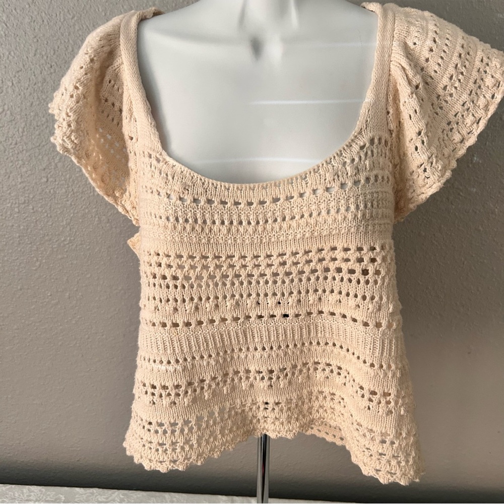 Sincerely Jules Cream Crochet Women's Cropped Top Sweater Medium